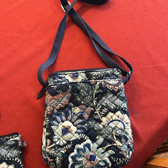 Vera Bradley floral crossbody with matching wallet. Great for travel. - Picture 3 of 7